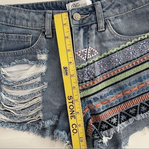 Cello Denim Embroidered Cut-Offs - Medium - Picture 5 of 7